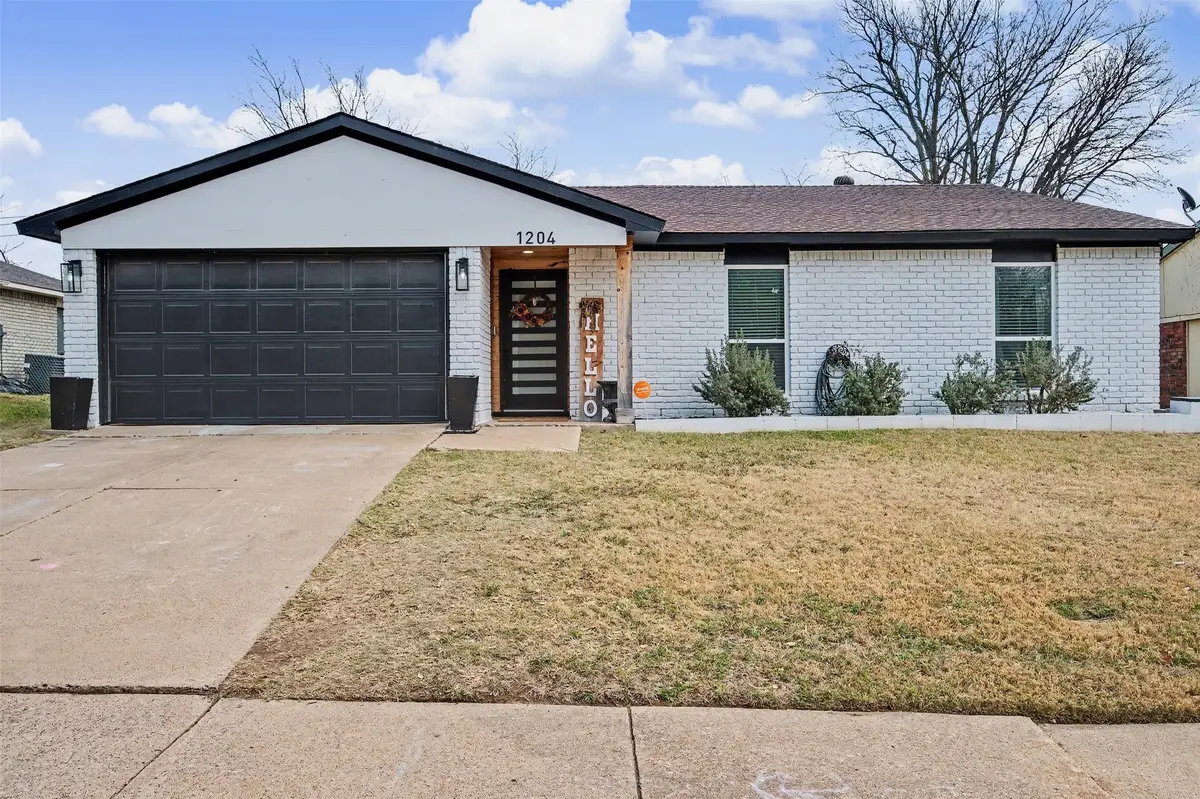 1204 Steinburg Lane, Fort Worth, TX 76134 - Image #1