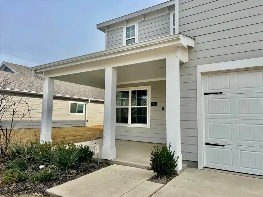 856 Towngreen Drive, Cleburne, TX 76031 - Image #2