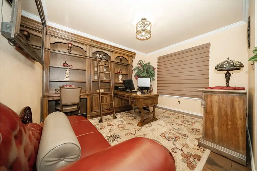 4821 Gloucester Drive, Grand Prairie, TX 75052 - Image #2