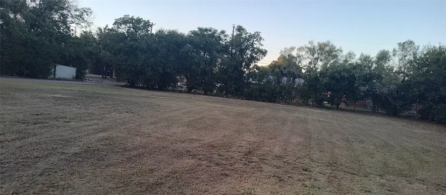 200 E Willis Street, Winters, TX 79567 - #3