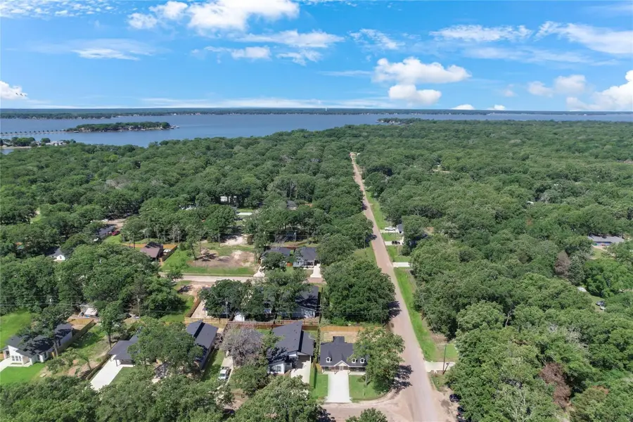 6151 Inca Drive, Enchanted Oaks, TX 75156 - Image #2