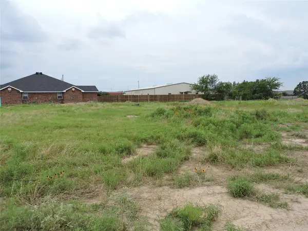 281 Victory Drive, Mabank, TX 75147