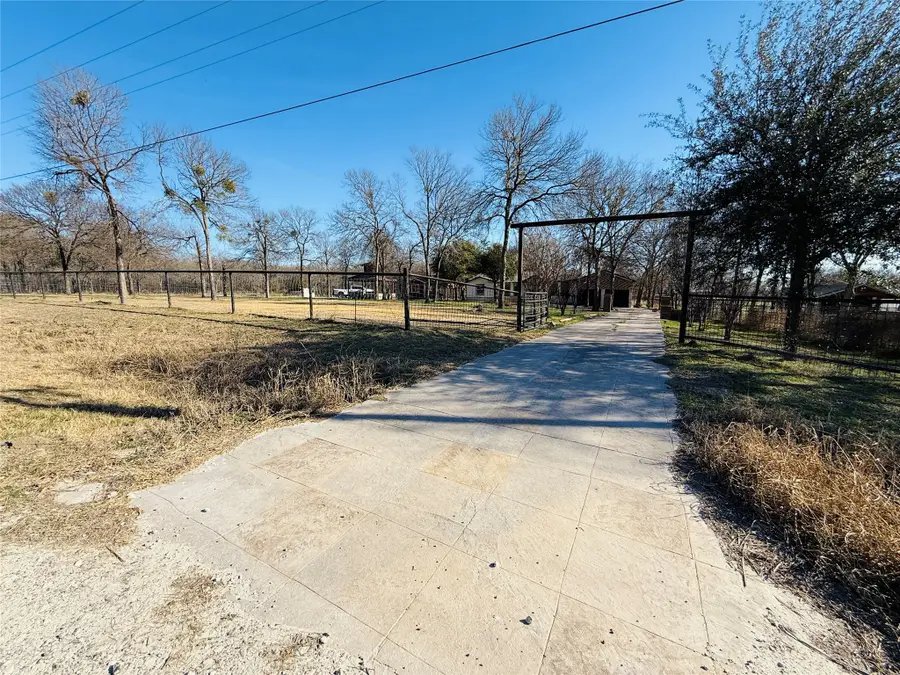 529 NW Private Road 147 Road, Rice, TX 75155 - #2