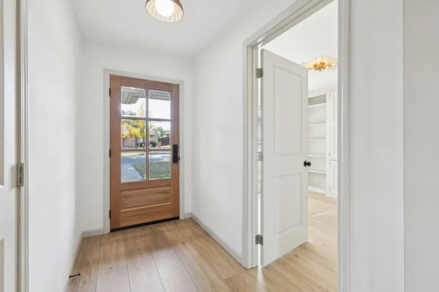 1805 Skyline Drive, Sherman, TX 75092 - Image #2