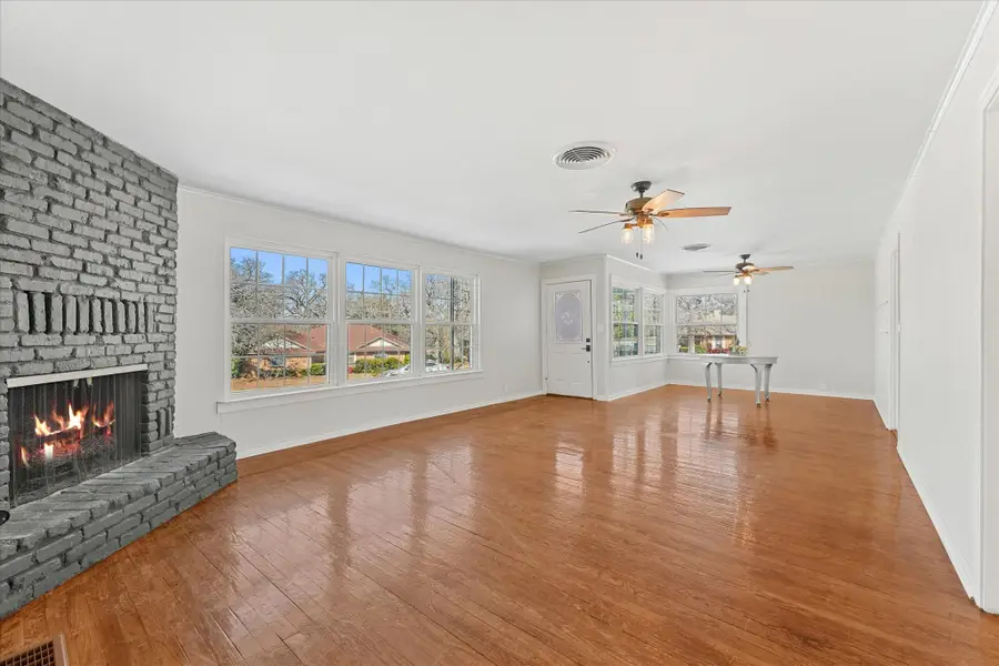 425 Oakhill Drive, Denton, TX 76201 - Image #3