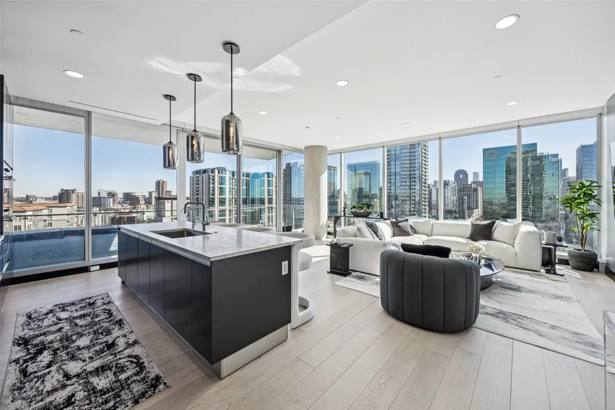 3130 N Harwood Street #1606, Dallas, TX 75201 - Image #1