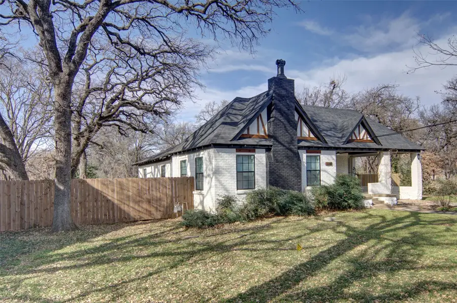 2218 Lynnhaven Road, Fort Worth, TX 76103 - Image #2