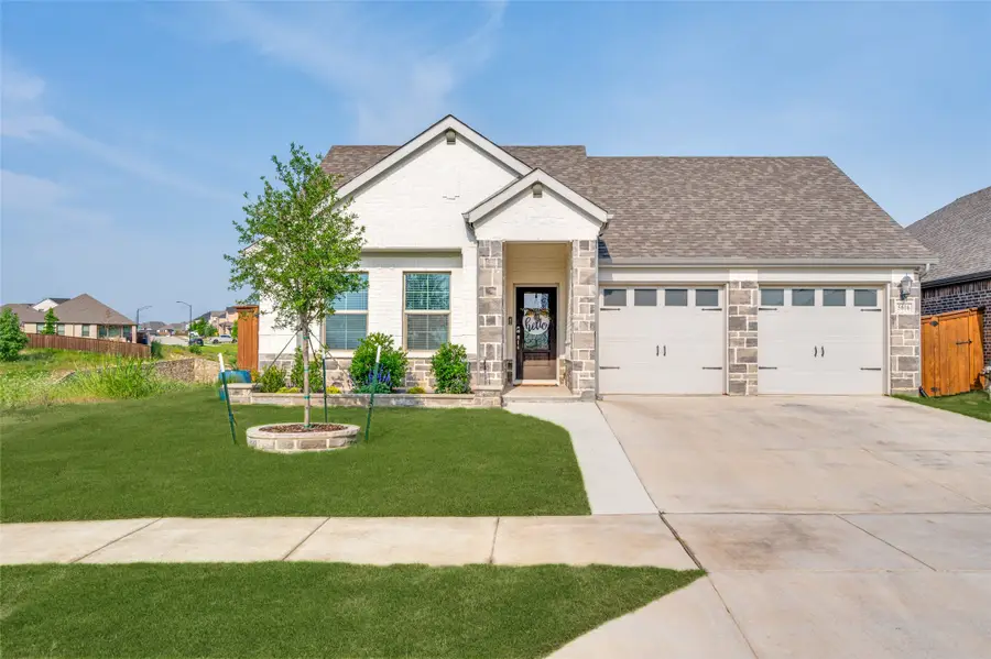 5616 Shannon Creek Road, Benbrook, TX 76126 - #2