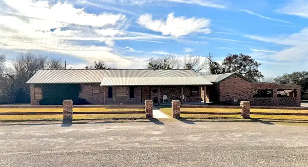5 W Hwy 84, Goldthwaite, TX 76844