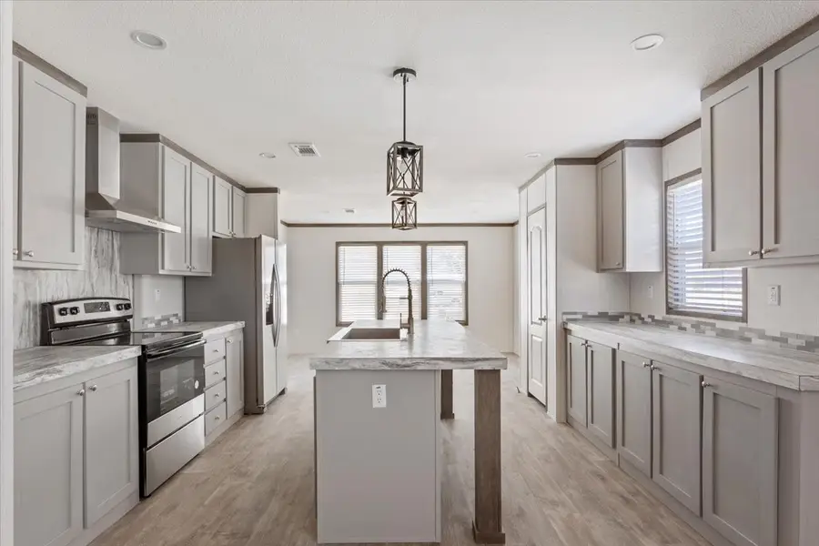 201 N Carpenter Street, Mart, TX 76664 - #2