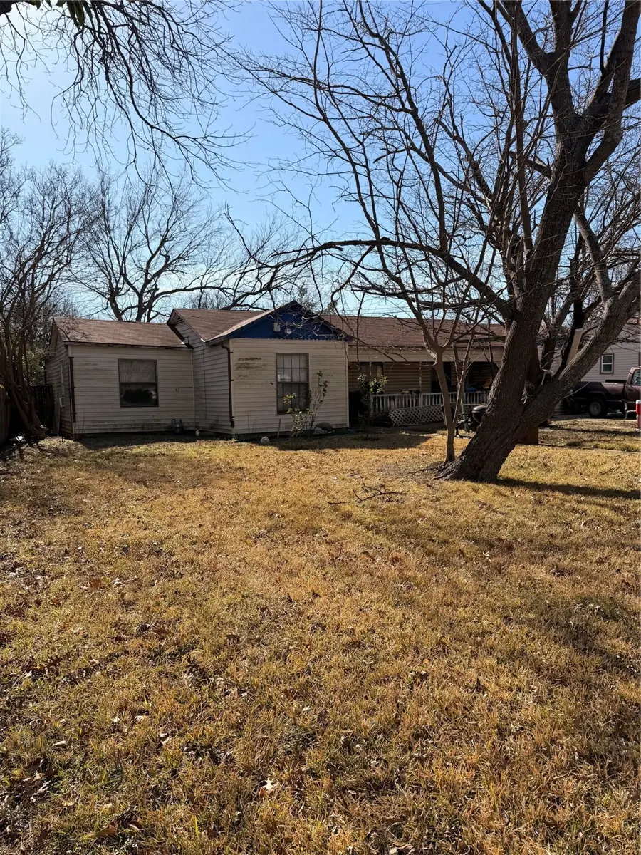 114 E Park Place Drive, Lancaster, TX 75134 - Image #3
