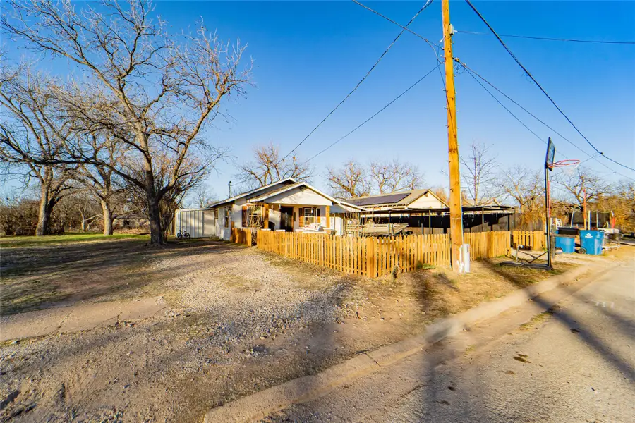 206 E 2nd Street, Breckenridge, TX 76424 - #3
