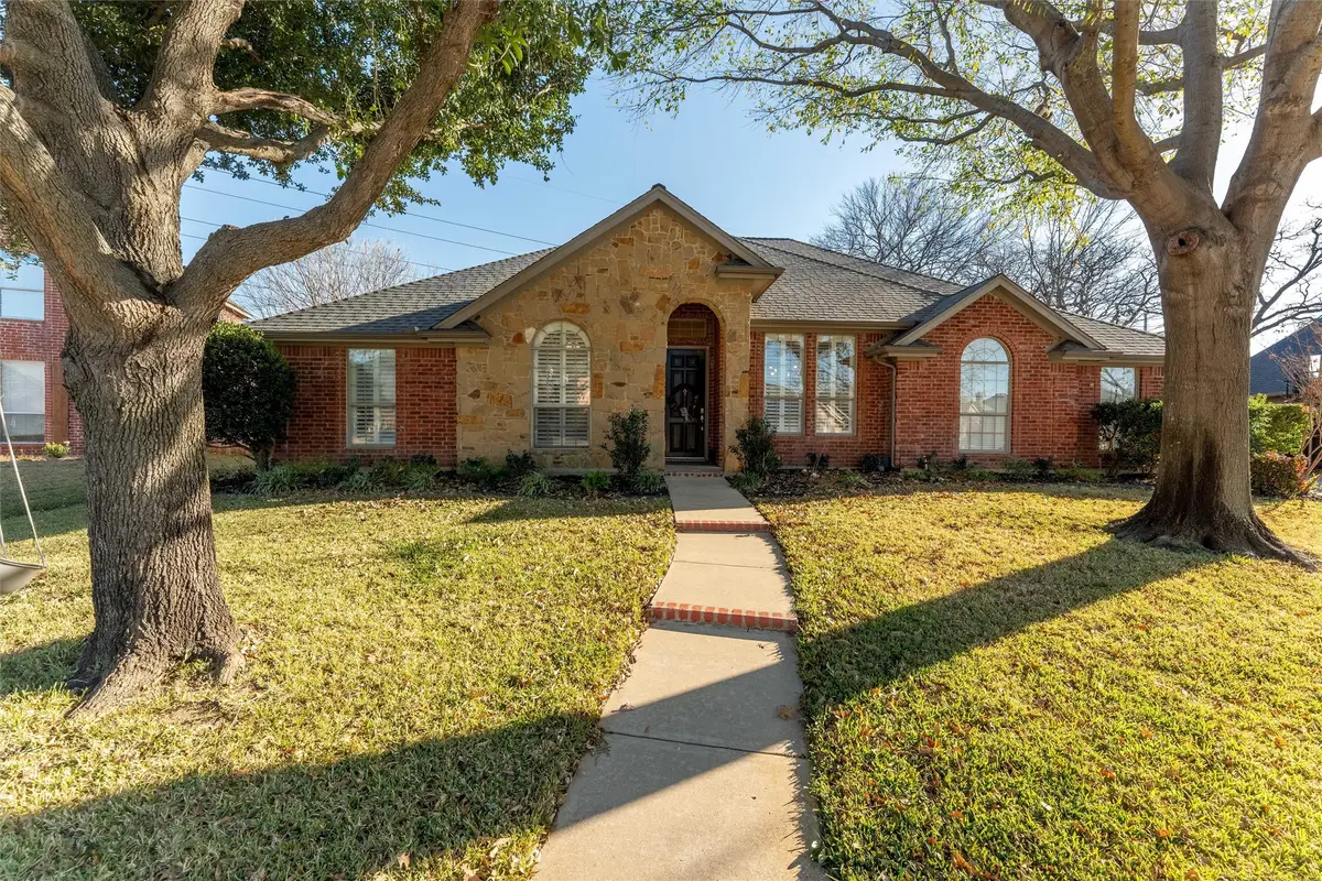 625 Palo Duro Drive, Hurst, TX 76054 - Image #1