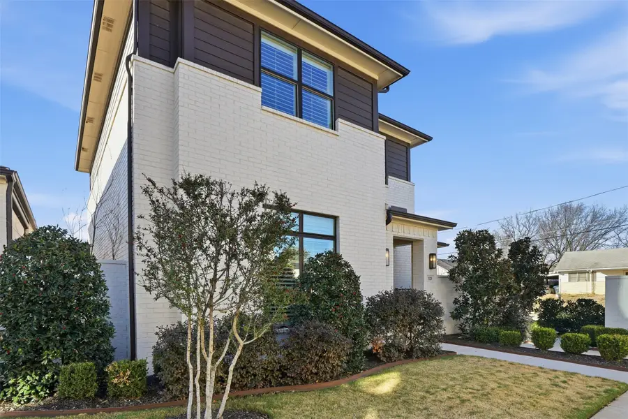 323 Sunset Lane, Fort Worth, TX 76114 - #2