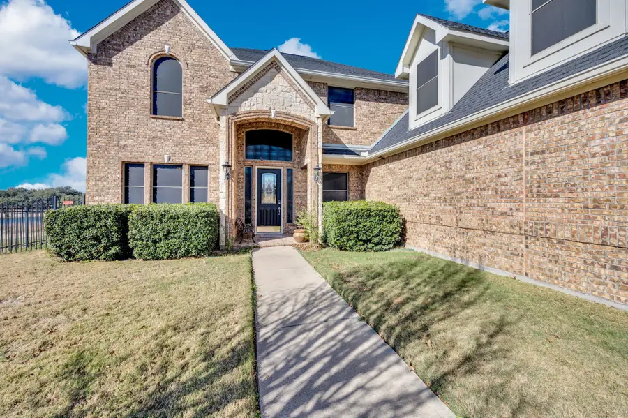 415 Breezeway Court, Cedar Hill, TX 75104 - Image #2
