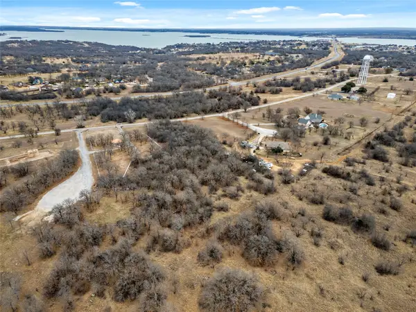 513 Palomino Court, Runaway Bay, TX 76426