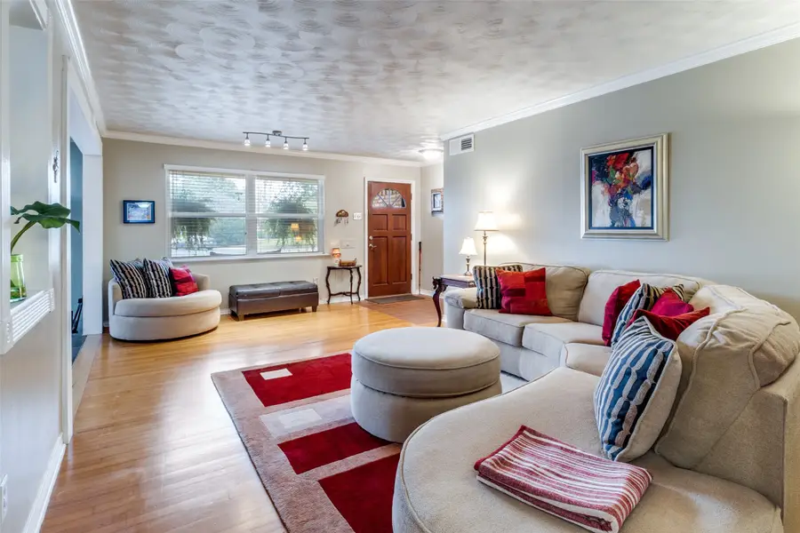 8518 Sweetwood Drive, Dallas, TX 75228 - Image #3