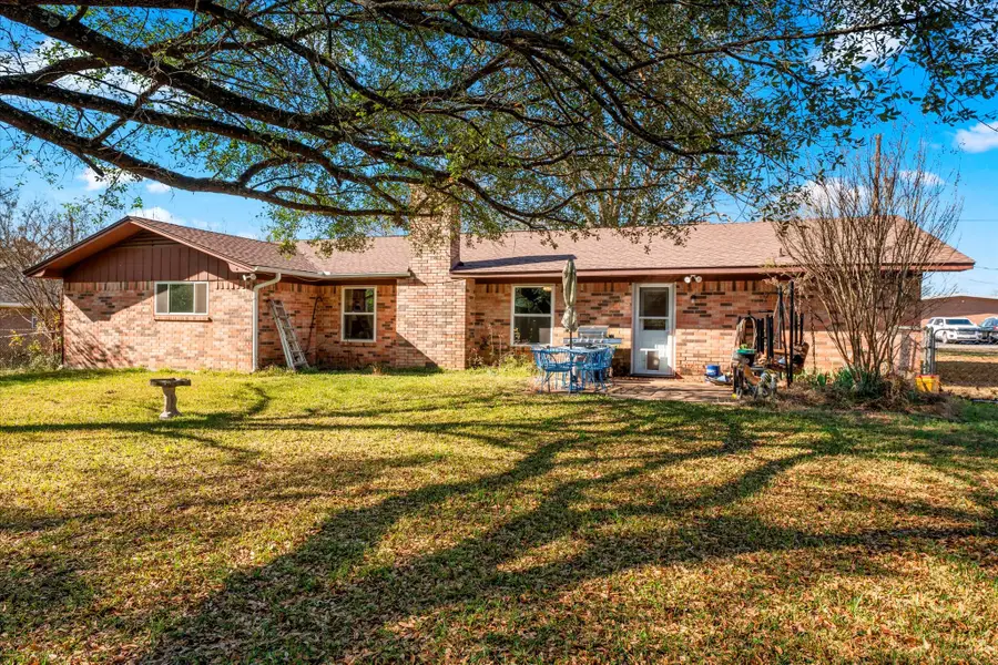 507 Dunn Avenue, Mount Pleasant, TX 75455 - #2