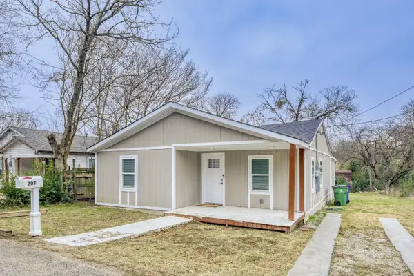 207 Young Street, Waxahachie, TX 75165