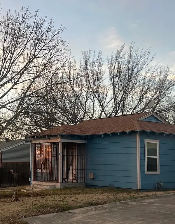 7416 Gaston Avenue, Fort Worth, TX 76116