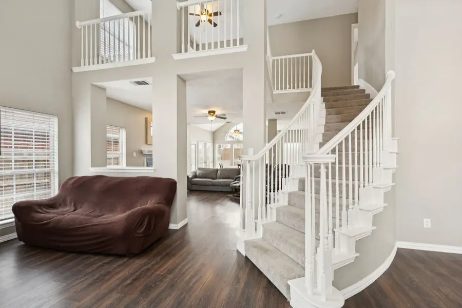 5809 Chatsworth Court, Arlington, TX 76018 - Image #3