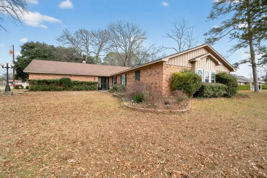 2090 Fort Drive, Longview, TX 75604 - #3