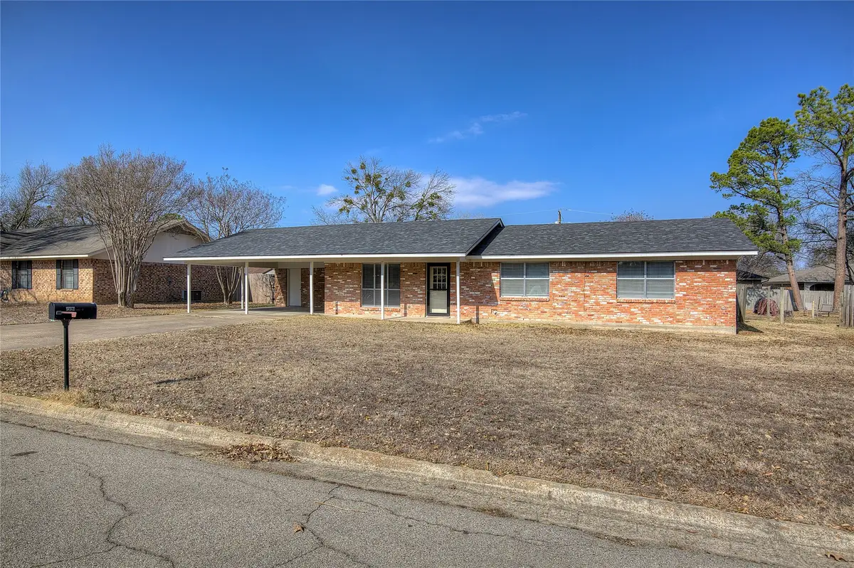 952 Moore Street S, Sulphur Springs, TX 75482 - Image #1