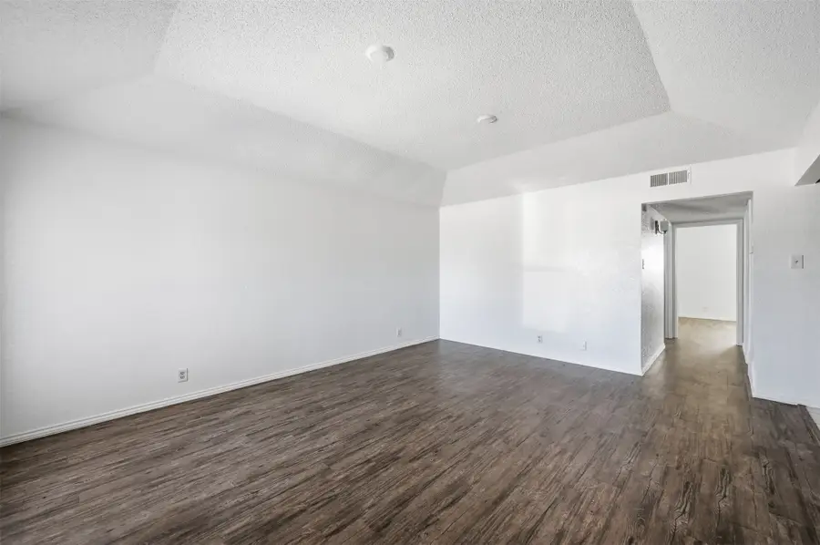 6833 S Creek Drive, Fort Worth, TX 76133 - #3