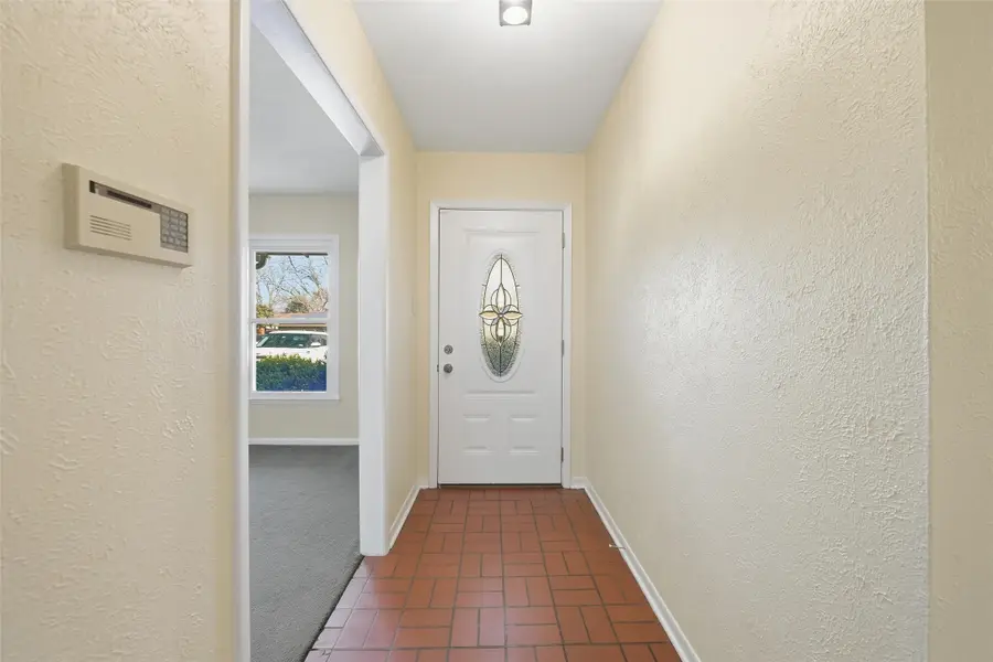 4205 Wedgmont Circle S, Fort Worth, TX 76133 - Image #3