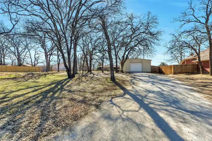 1404 Brush Street, Bridgeport, TX 76426 - Image #2