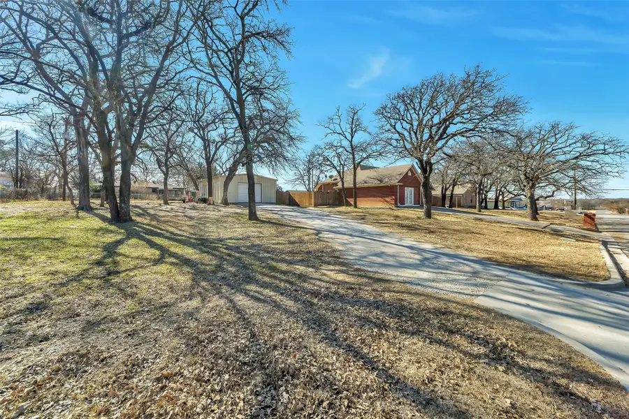 1404 Brush Street, Bridgeport, TX 76426 - Image #3