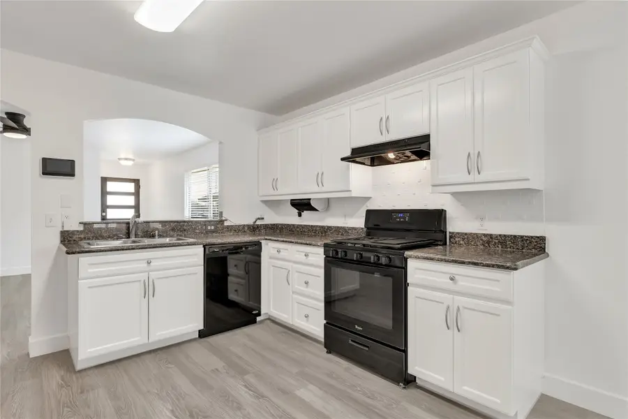 1108 Cottage Grove Circle, Bryan, TX 77801 - Image #3