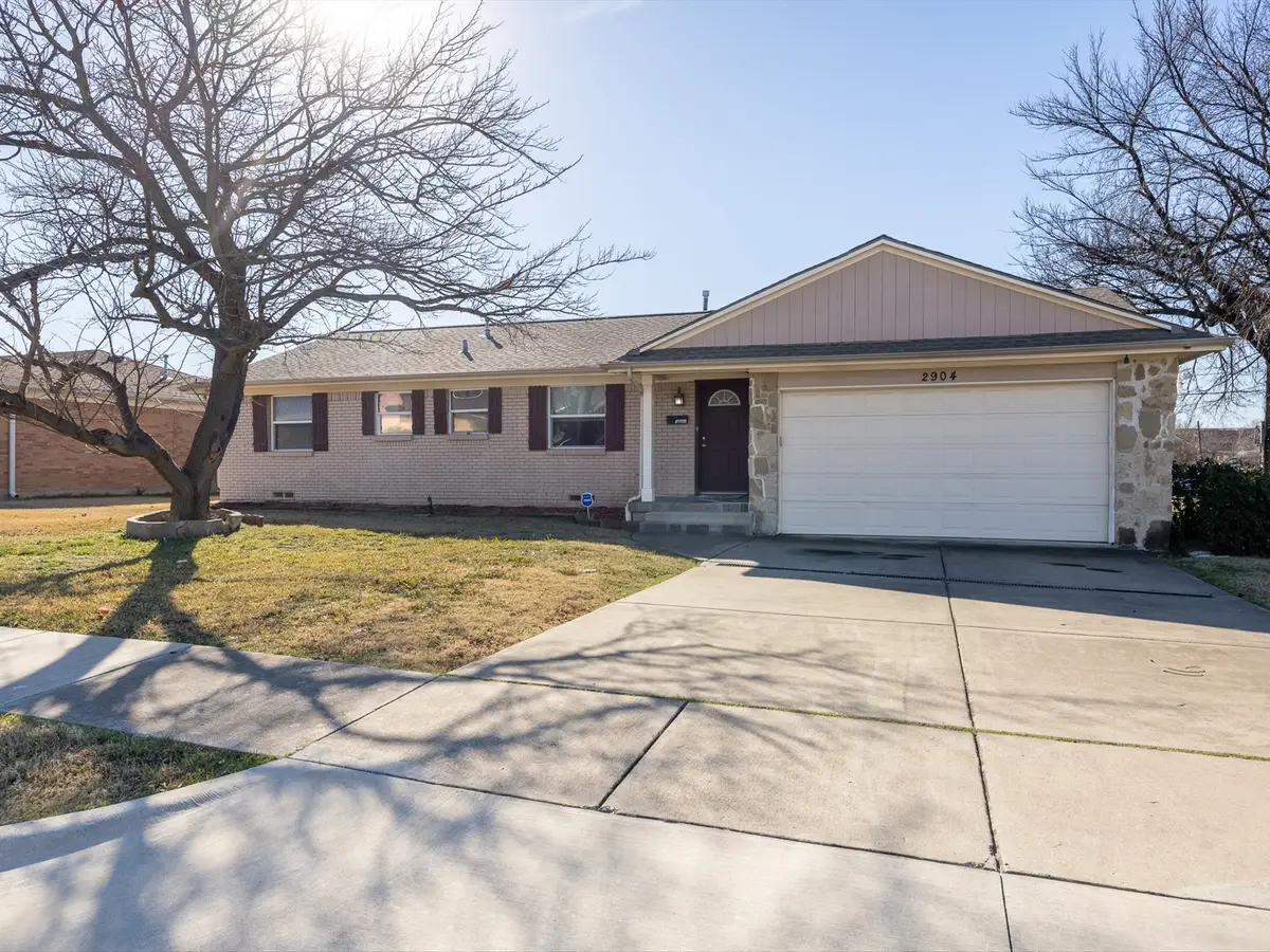 2904 Mark Twain Drive, Farmers Branch, TX 75234 - Image #1