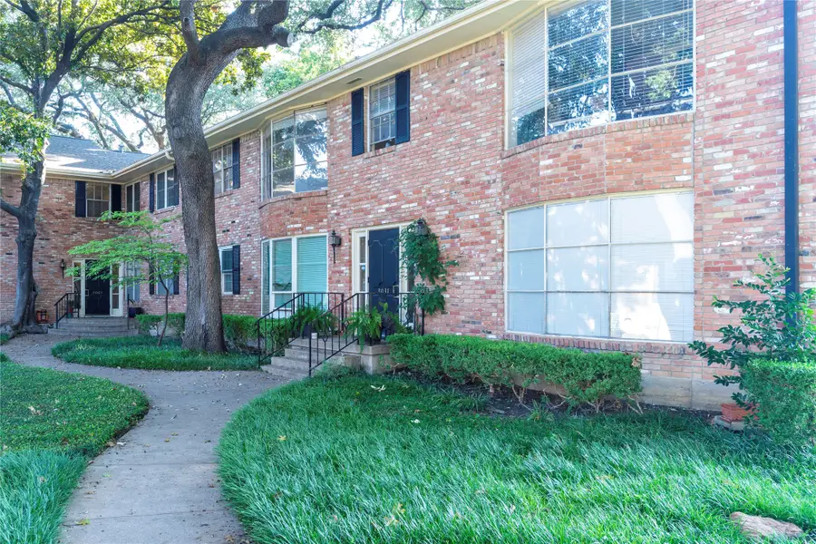 3031 Mahanna Springs Drive #D  Bldg B, Dallas, TX 75235 - #2