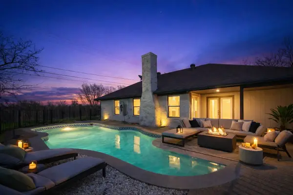 6200 Avanti Drive, Arlington, TX 76001