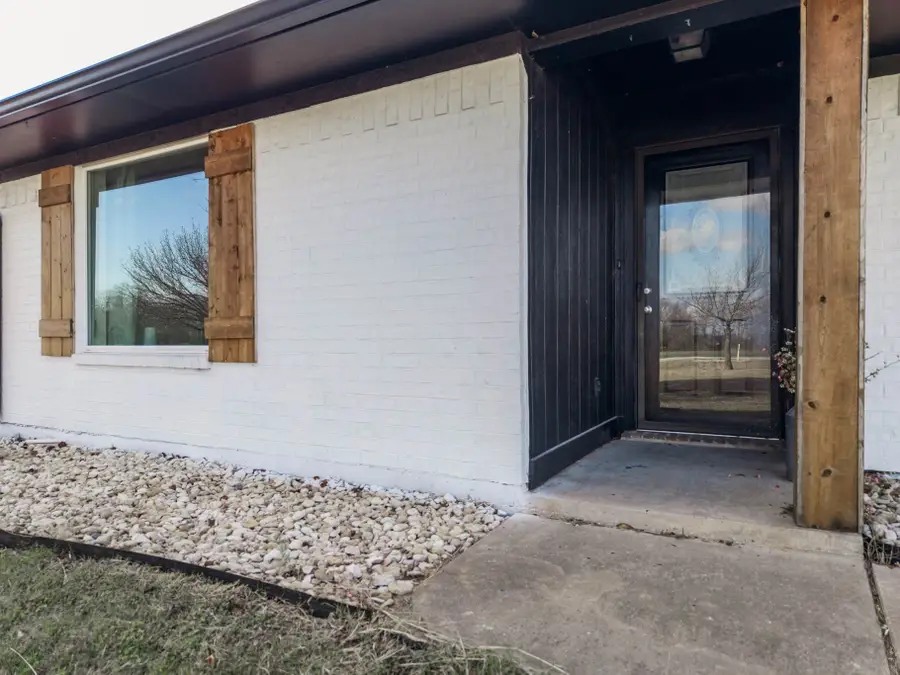 411 N Willie Nelson Road, Abbott, TX 76621 - #3