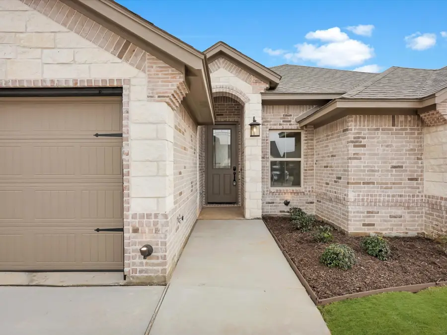 1324 Oleander Drive, Tolar, TX 76476 - Image #3