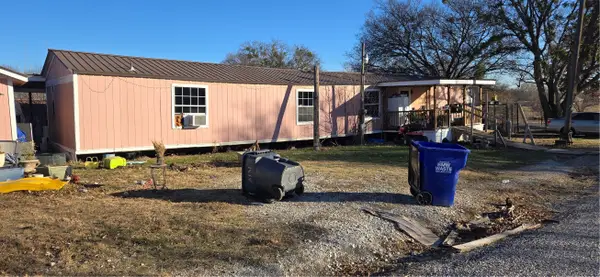 216 S Robinson Street, Myra, TX 76253