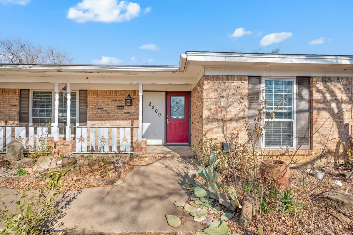 8209 Pearl Street, North Richland Hills, TX 76180 - Image #1