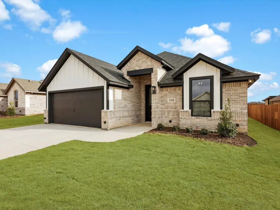 1318 Oleander Drive, Tolar, TX 76476 - Image #2