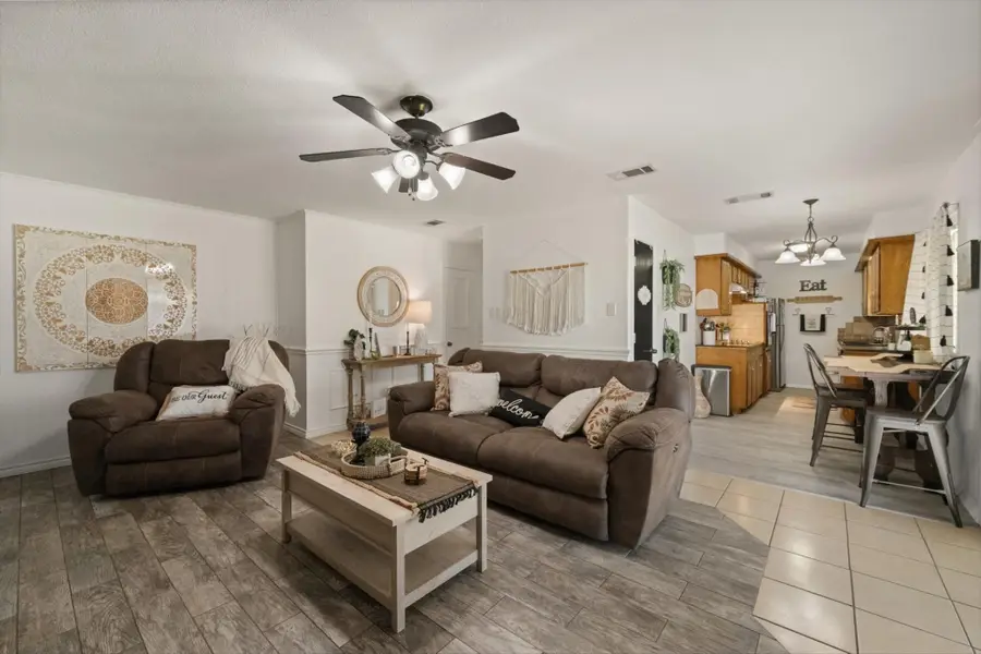 137 N Jessup Street, Alvarado, TX 76009 - #2