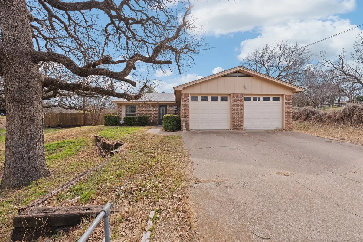 411 Vine Street, Weatherford, TX 76086 - Image #1