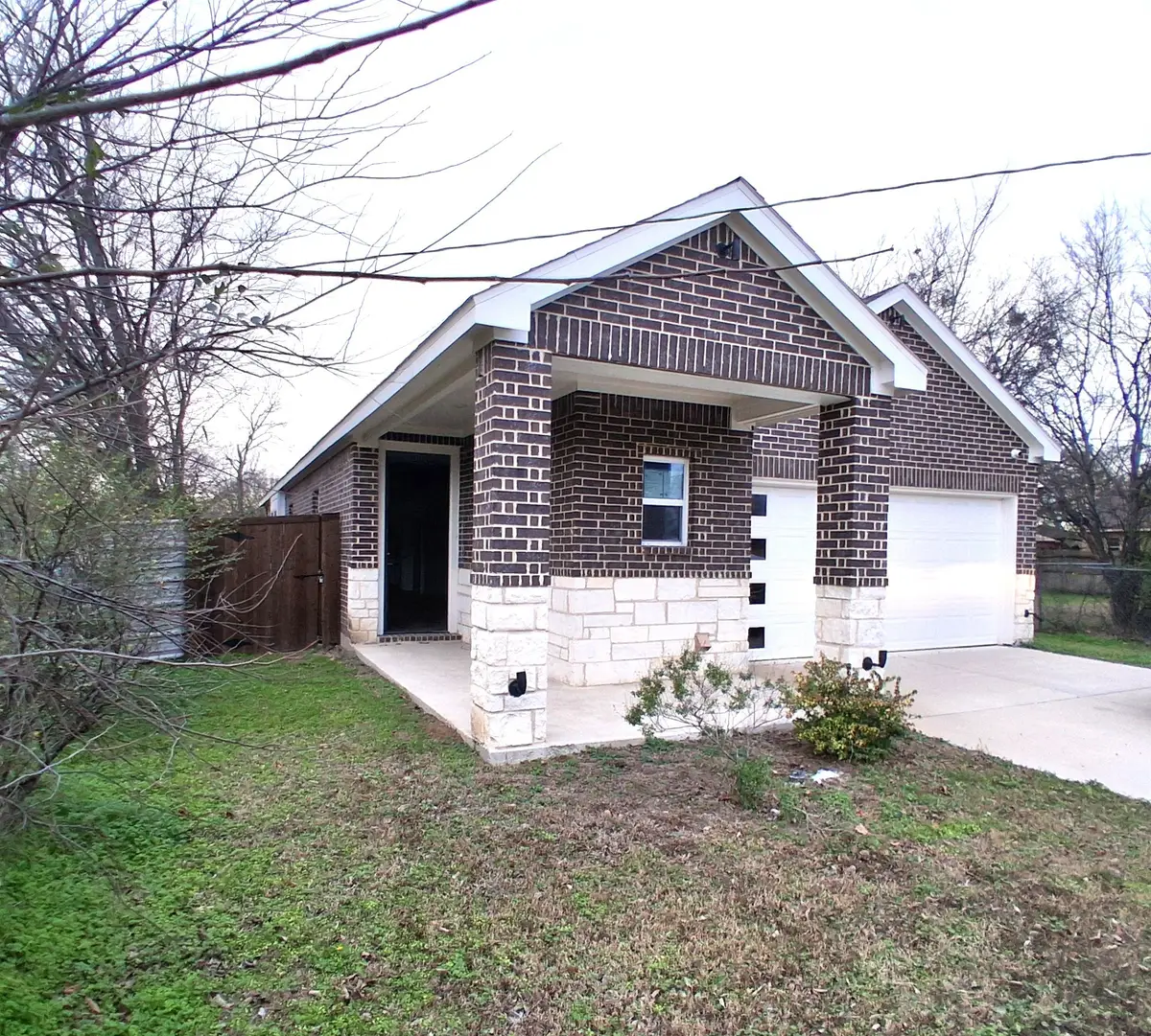 1212 S Rockwall Avenue, Terrell, TX 75160 - #1