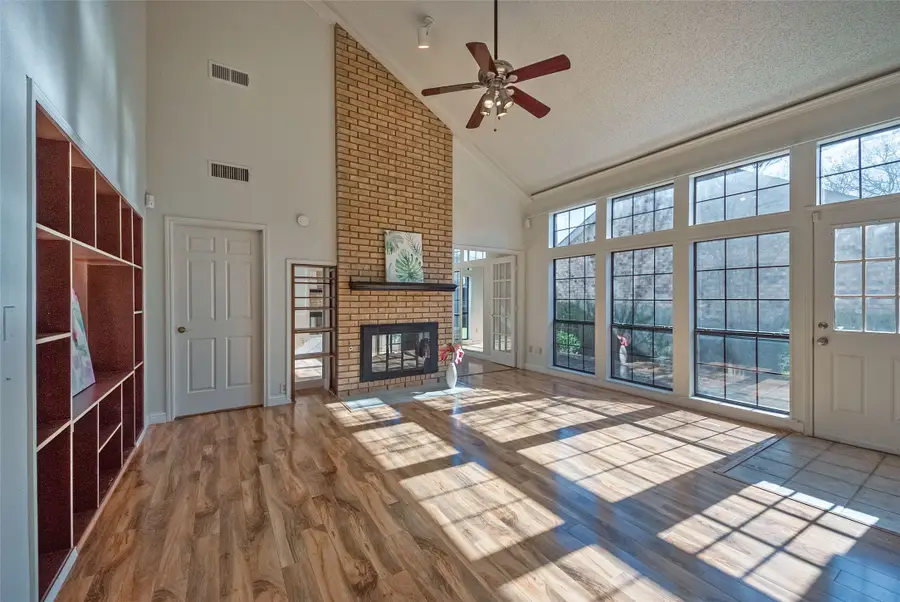 2538 Lake Bend Terrace, Carrollton, TX 75006 - Image #2