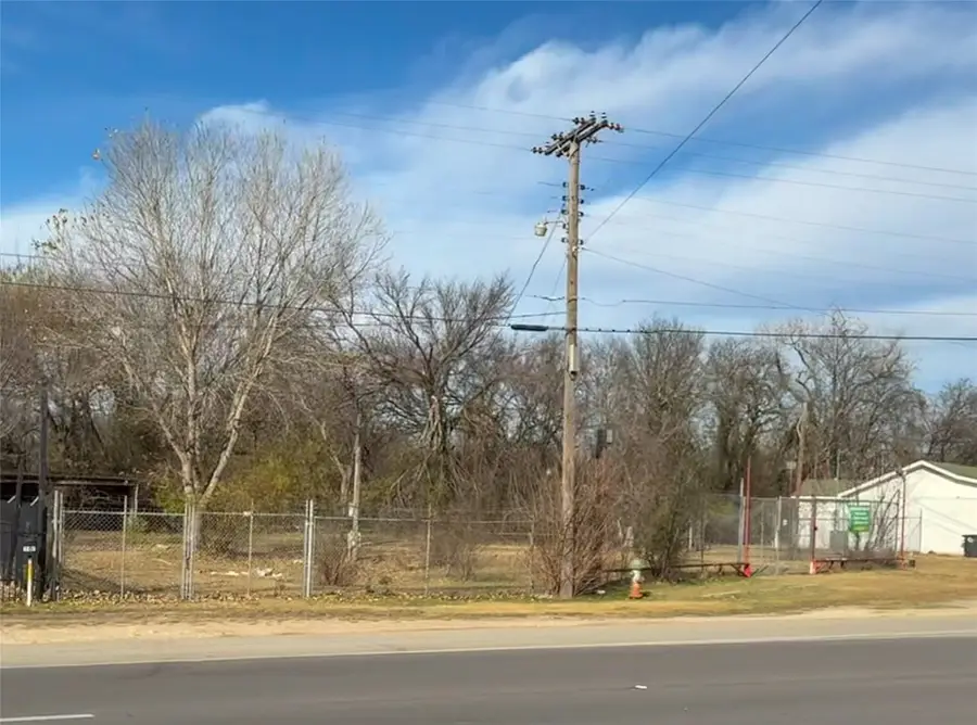 1709 N Main, Cleburne, TX 76033 - #2