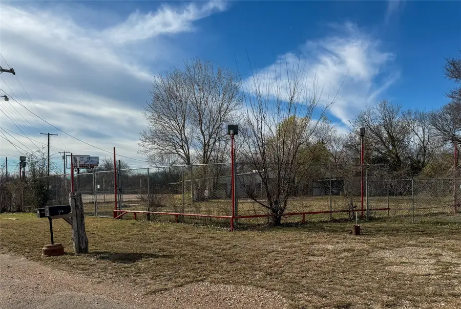 1709 N Main, Cleburne, TX 76033 - #3