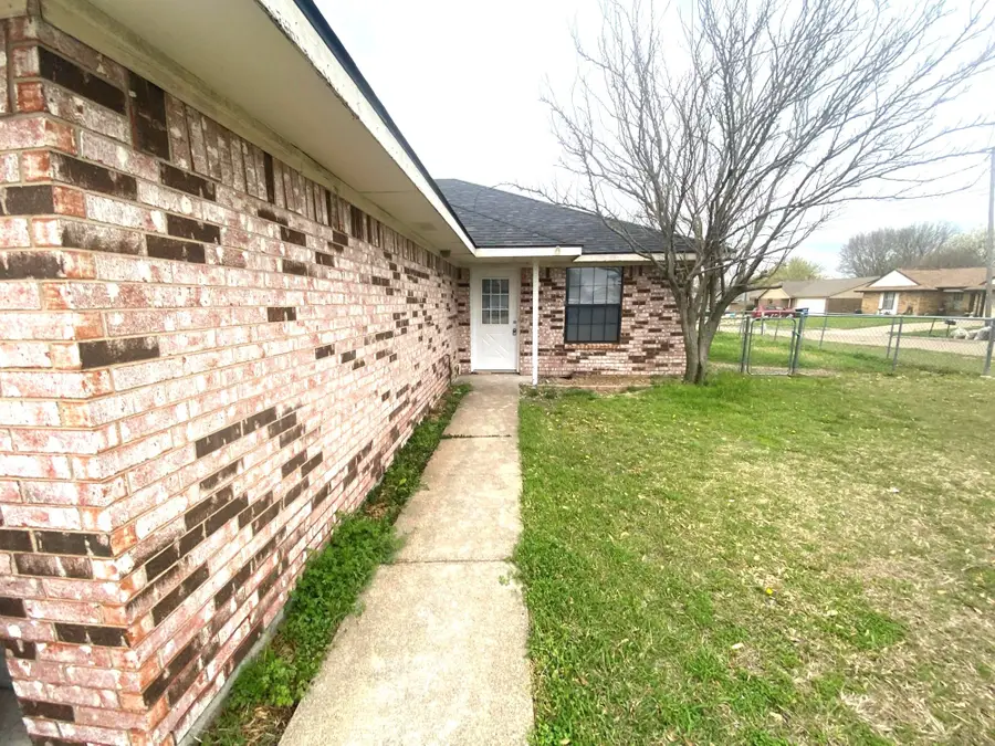 5413 Brookhollow Drive, Sachse, TX 75048 - Image #2