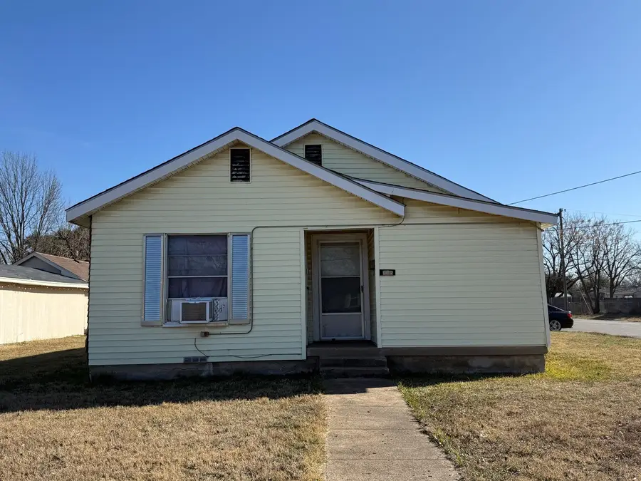 636 S Center Street, Grand Prairie, TX 75051 - Image #2