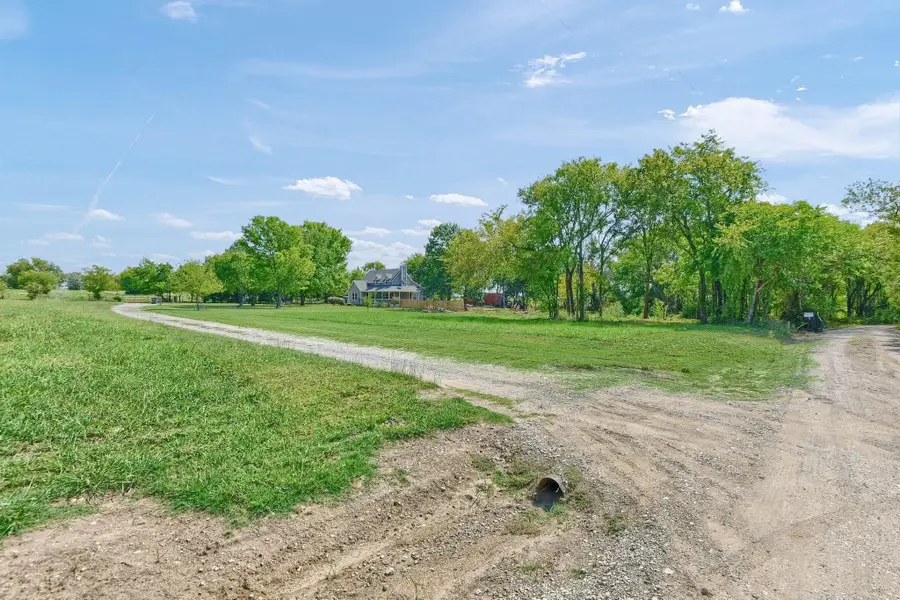 2524 Mountain Climb Road, Sherman, TX 75092 - Image #3