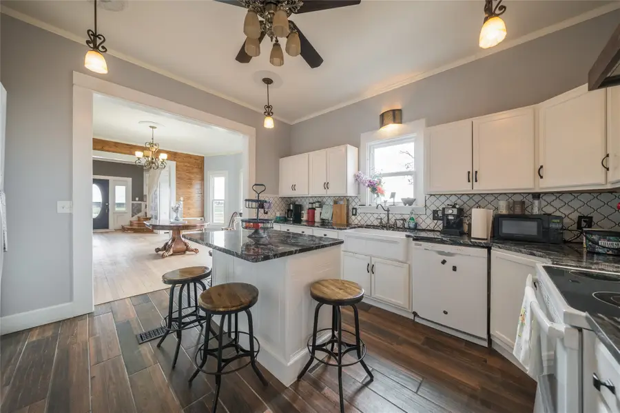 101 S Jacob Lane, Winters, TX 79567 - #2